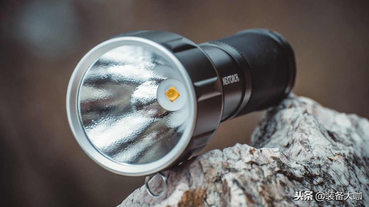 纳丽德圣火30手电筒适合户外吗,纳丽德圣火10手电筒怎么样