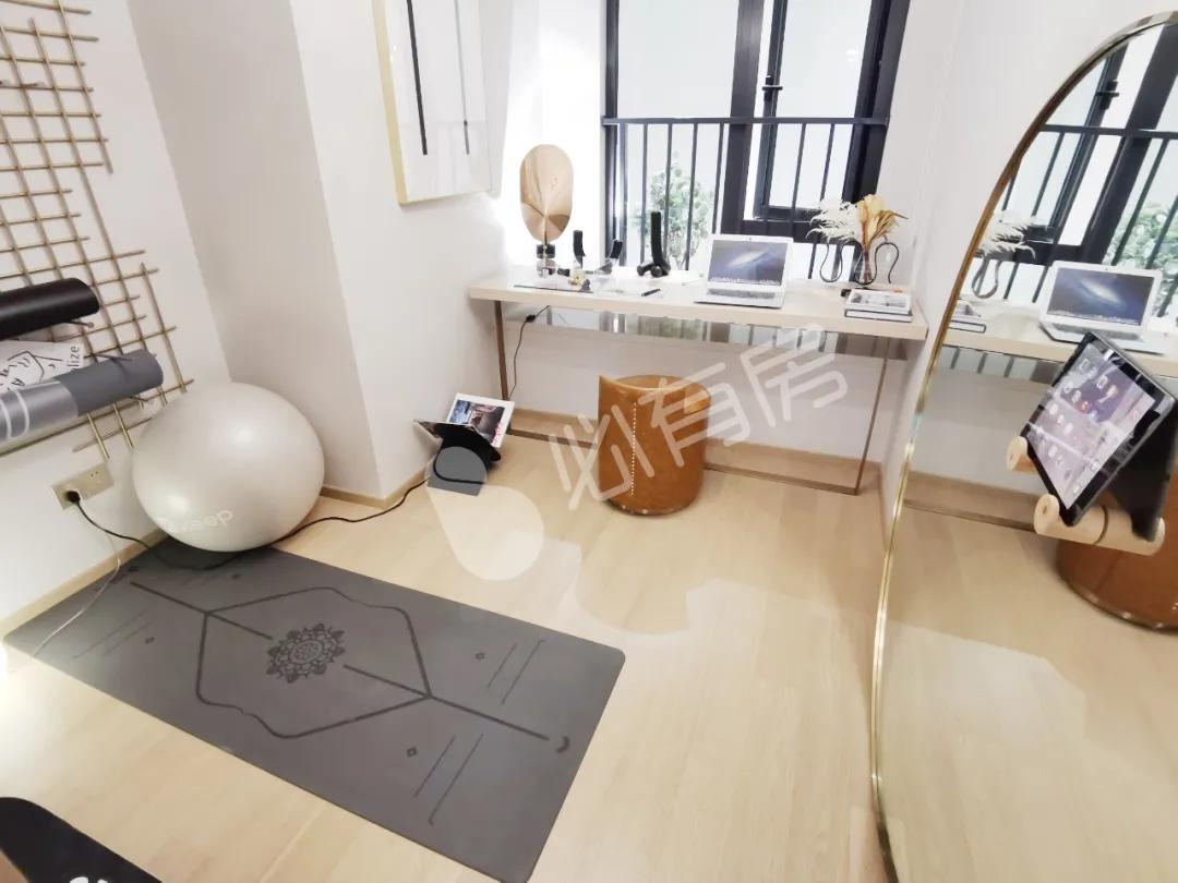 粉盘撞车，现状差又最贵的上河公元你买账吗？