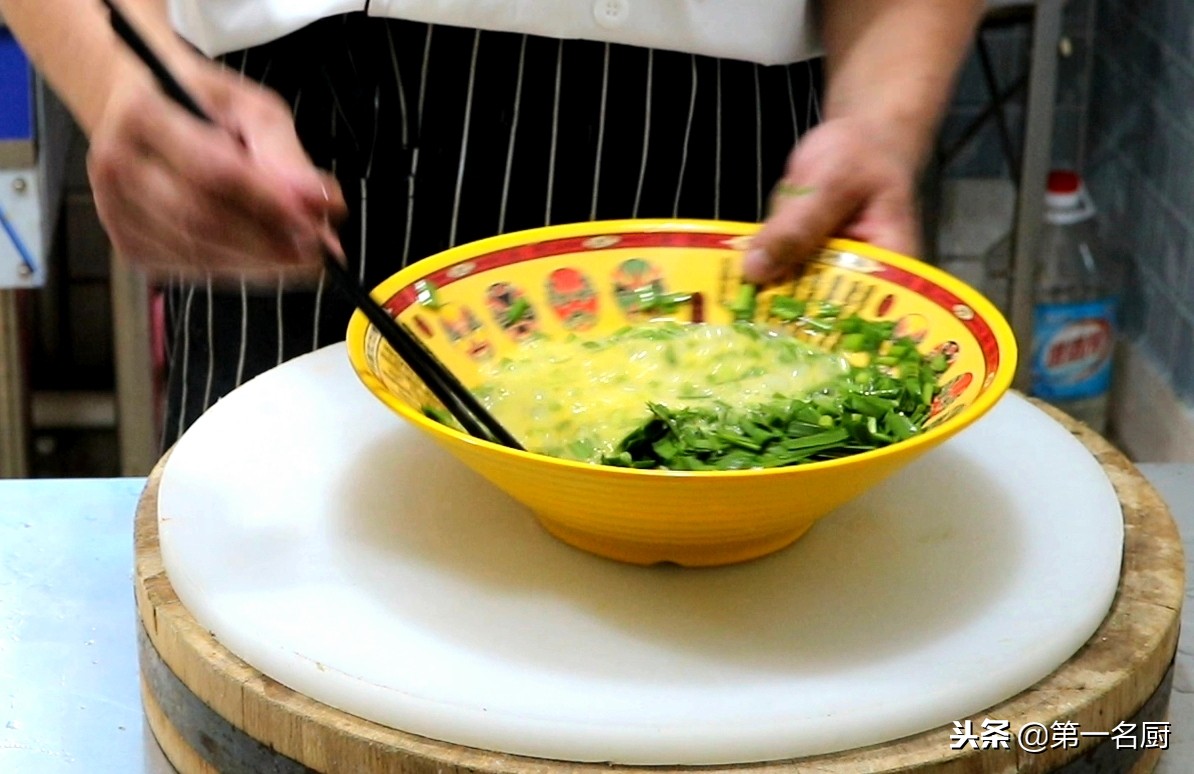 韭菜炒鸡蛋的做法视频教程,韭菜炒鸡蛋的做法家常窍门