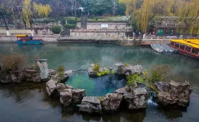 冬季山东山泉水最美最有韵味？济南山泉水美？泰山上下一片银白？