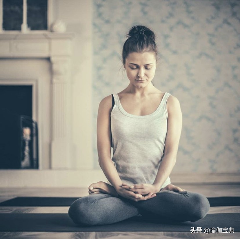 怎样做眼部瑜伽去眼袋下眼皮皱纹,改善眼部肌肉松弛的面部瑜伽