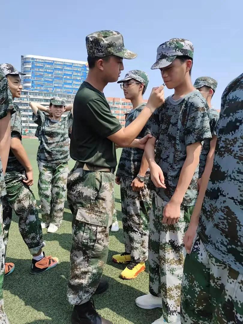 军训分列式日记,红五连战士的感悟