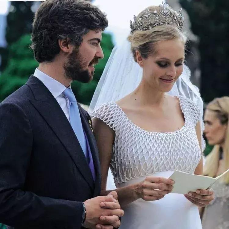 能嫁给王子的从来就不是“灰姑娘”，一起来看这场举办在世界五大宫殿之一的世纪梦幻婚礼吧