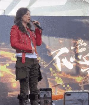 富婆张庭的迷惑行为:身家300亿,日花费不到10元?