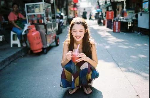 日本女生拍照pose大全,女生近照拍照pose大全