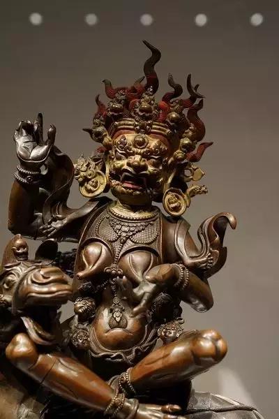 清代铜鎏金佛像的鉴定,清代铜鎏金无量寿佛像