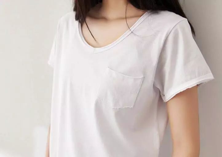 新衣服褪色用什么方法洗,新衣服如何防止衣服掉色