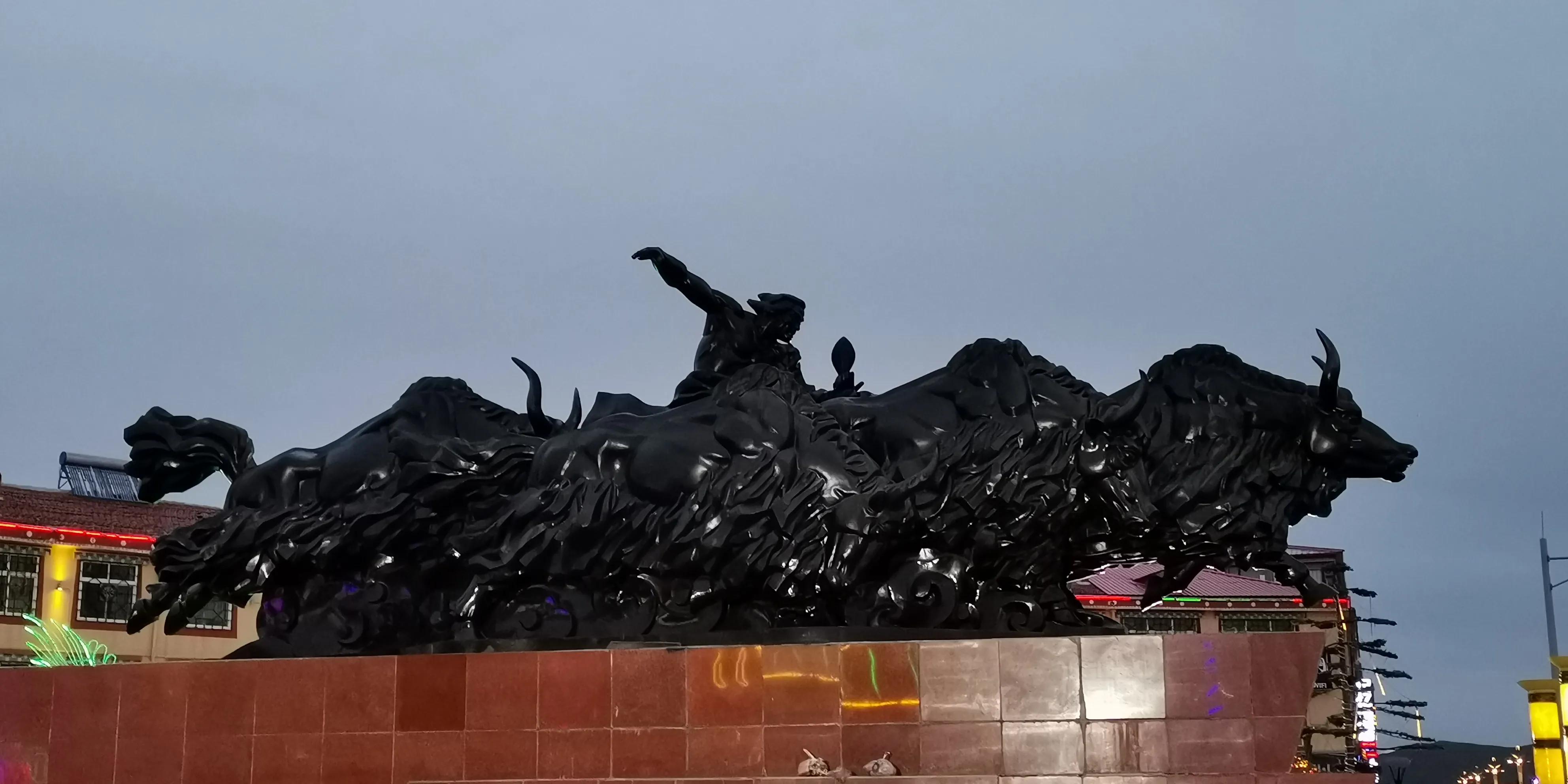 六月的红原，绿成为草原上最美的颜色