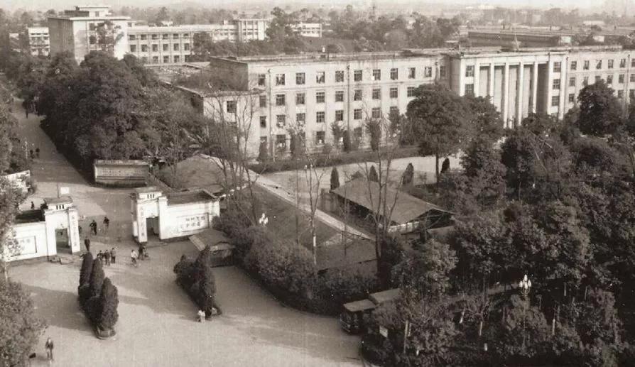 成渝中线高铁新建十陵,成渝高铁中线十陵南站建设时间