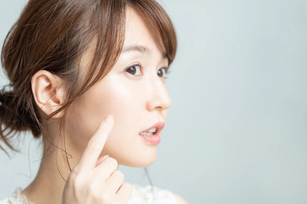 爸爸脸上有血丝很红是为什么,脸上有血丝和斑怎么办