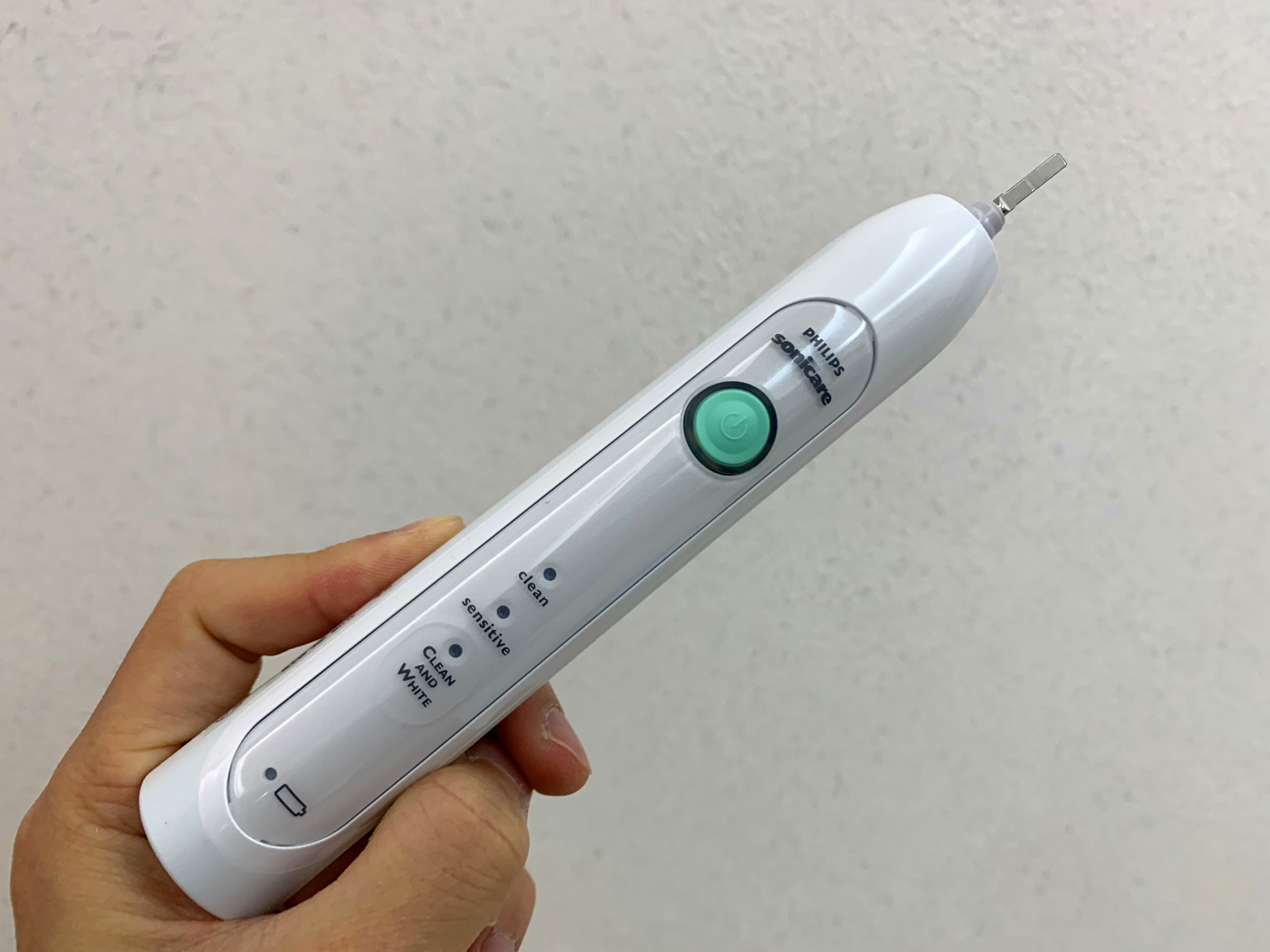 电动牙刷怎么用？飞利浦HX6730/02开箱+使用体验→口腔溃疡的建议