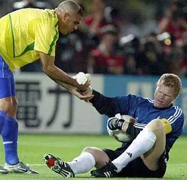 功勋门将怒吼狮王卡恩,门将狮王卡恩全名