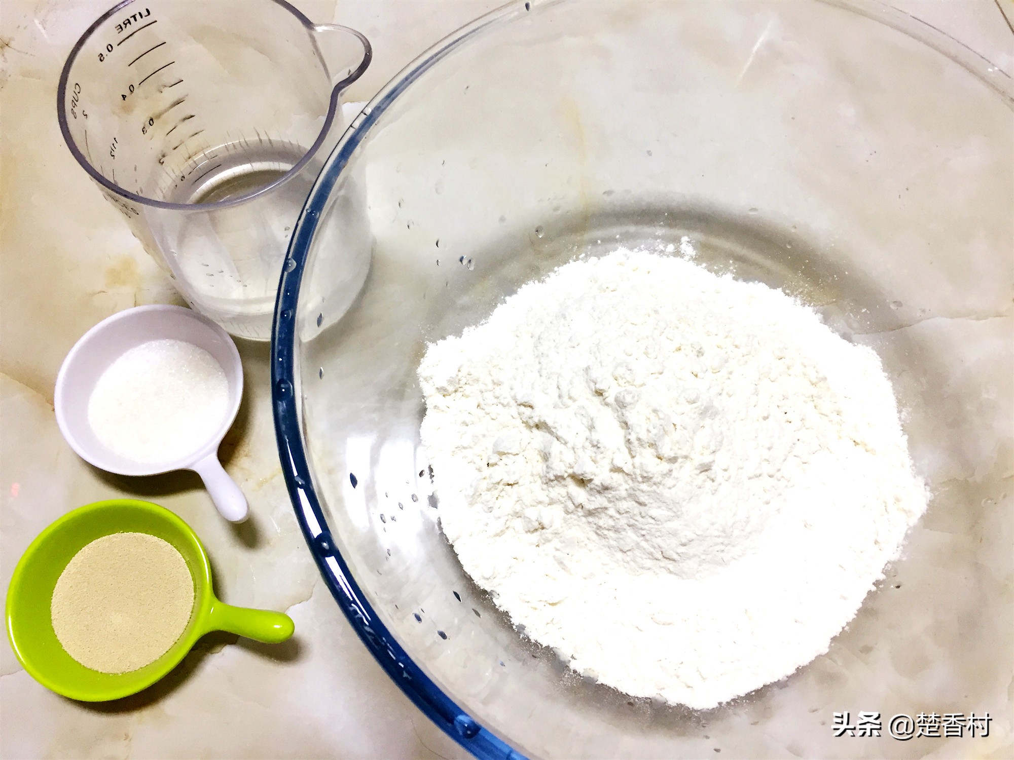 金黄焦香羊肉水煎包,焦香美味的水煎包就做好了