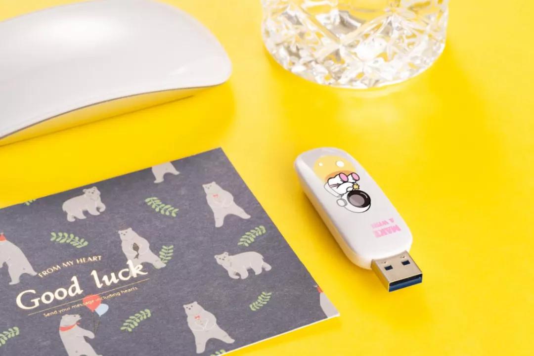 宇航太空人,萌趣可爱,台电上新大白宇航员款U盘