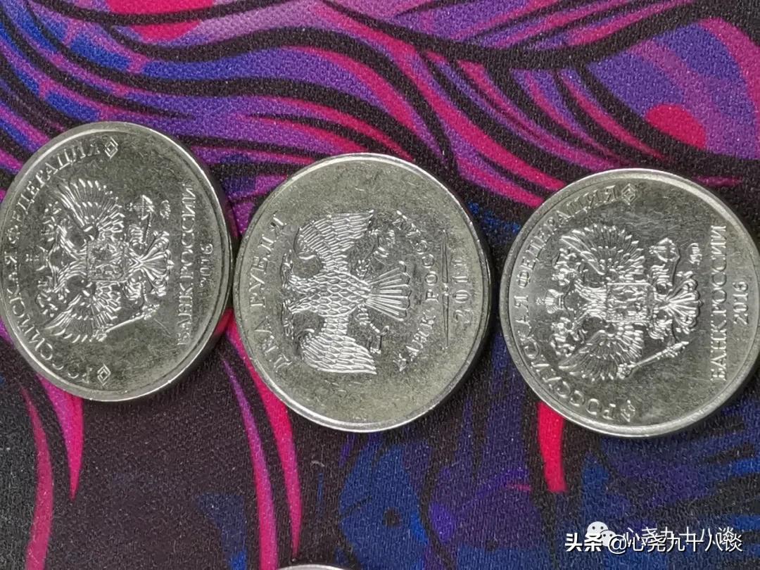 晚风还新,时光未老,每一枚硬币都是来过的见证,致敬逝去的岁月