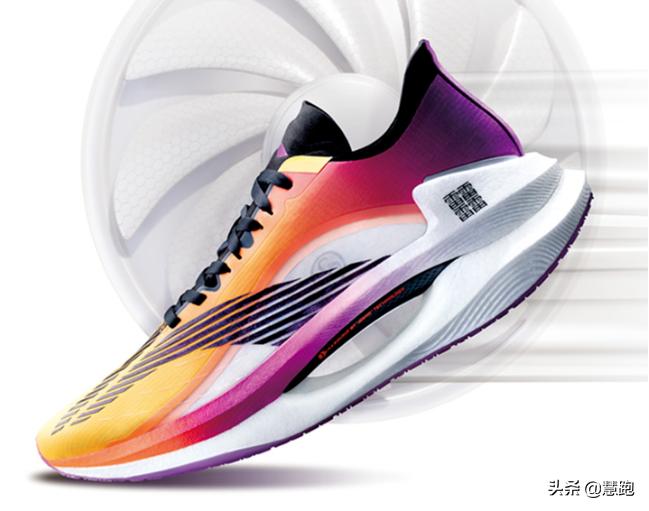 李宁超软高回弹跑鞋,李宁顶级缓震稳定跑鞋