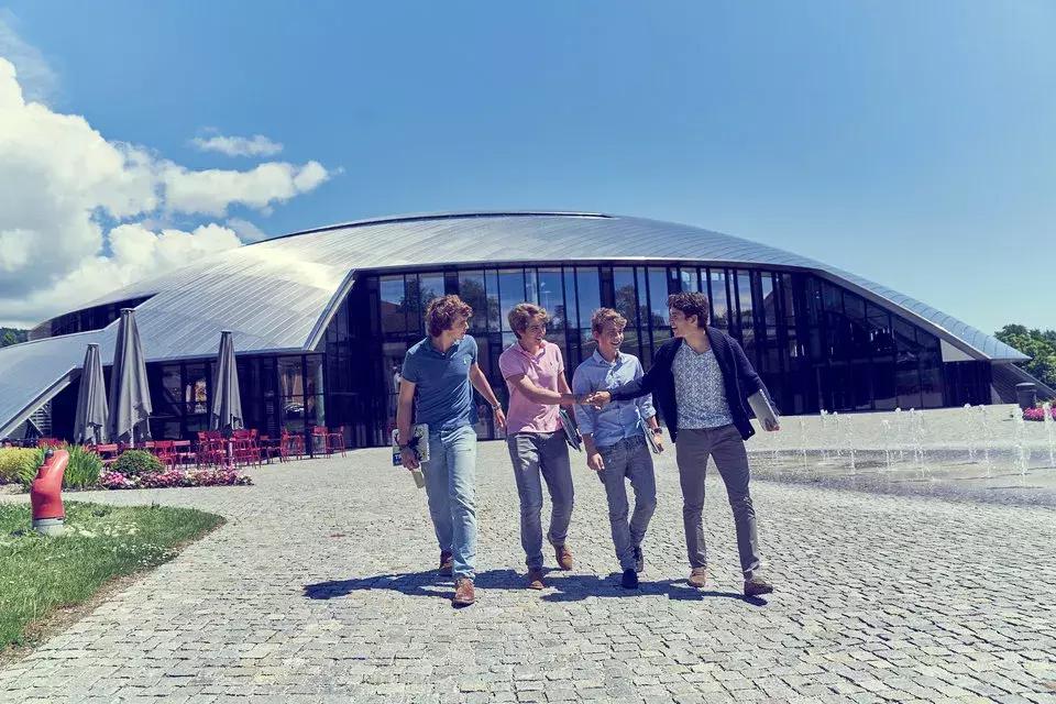 世界最贵贵族学校,世界最贵十大学校