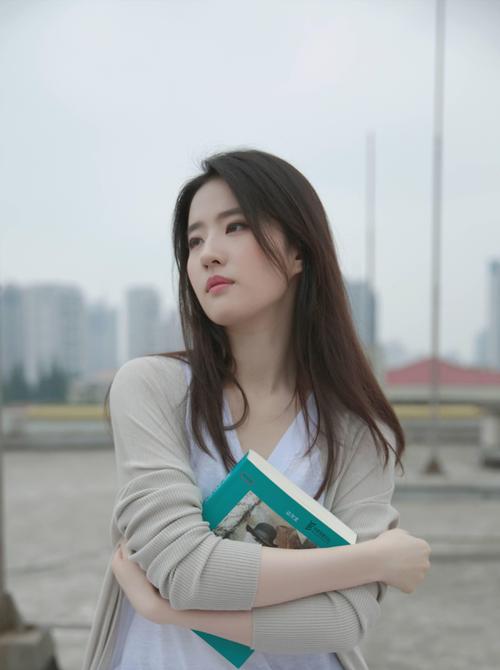 这位36岁的哥哥终于有了女朋友，他说他想把它带回家让我们看看