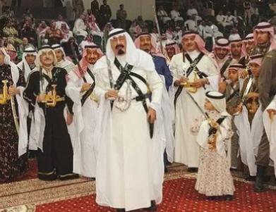 沙特躺着就能日入16亿，为何还要转型呢？中东土豪国也迎来困境