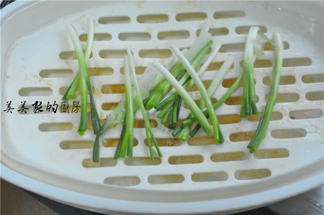 清蒸鱼的做法教你如何蒸鱼,清蒸鱼的最简单的方法