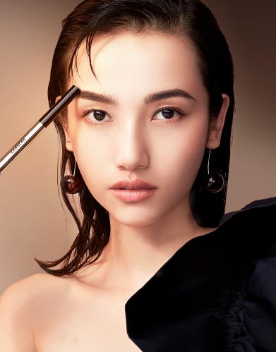 江疏影的眉毛,江疏影眉毛变黑