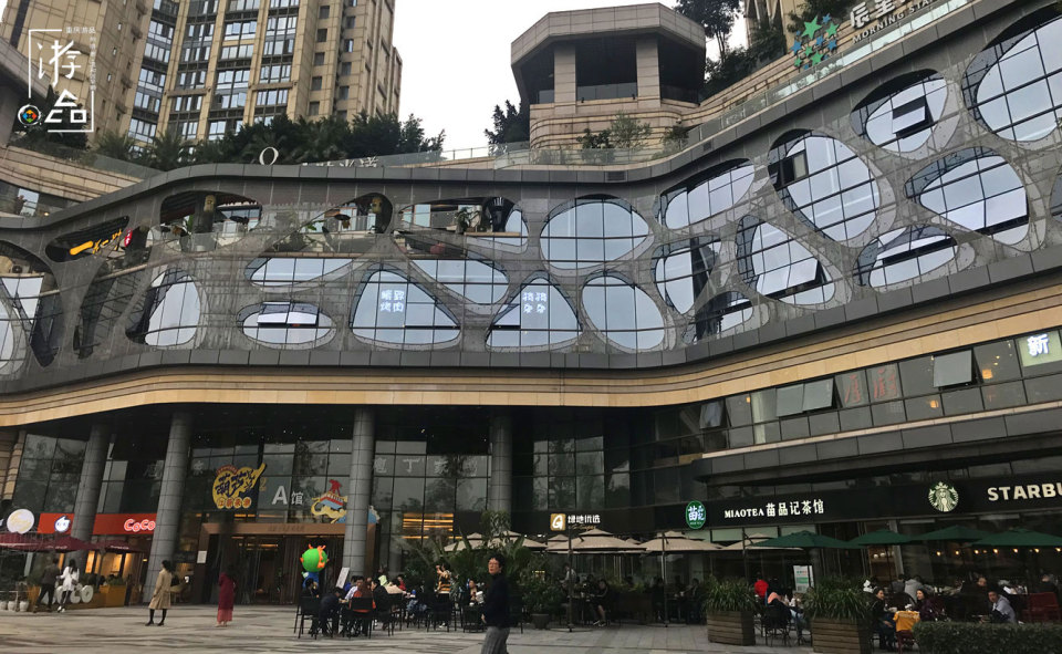 重庆站点最多的公交车,重庆停靠在8楼的2路电车