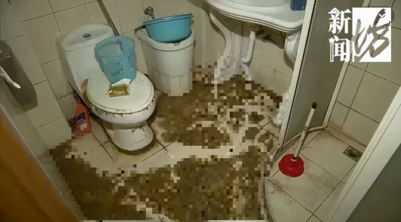 马桶里面不断冒污水,马桶溢出来粪便