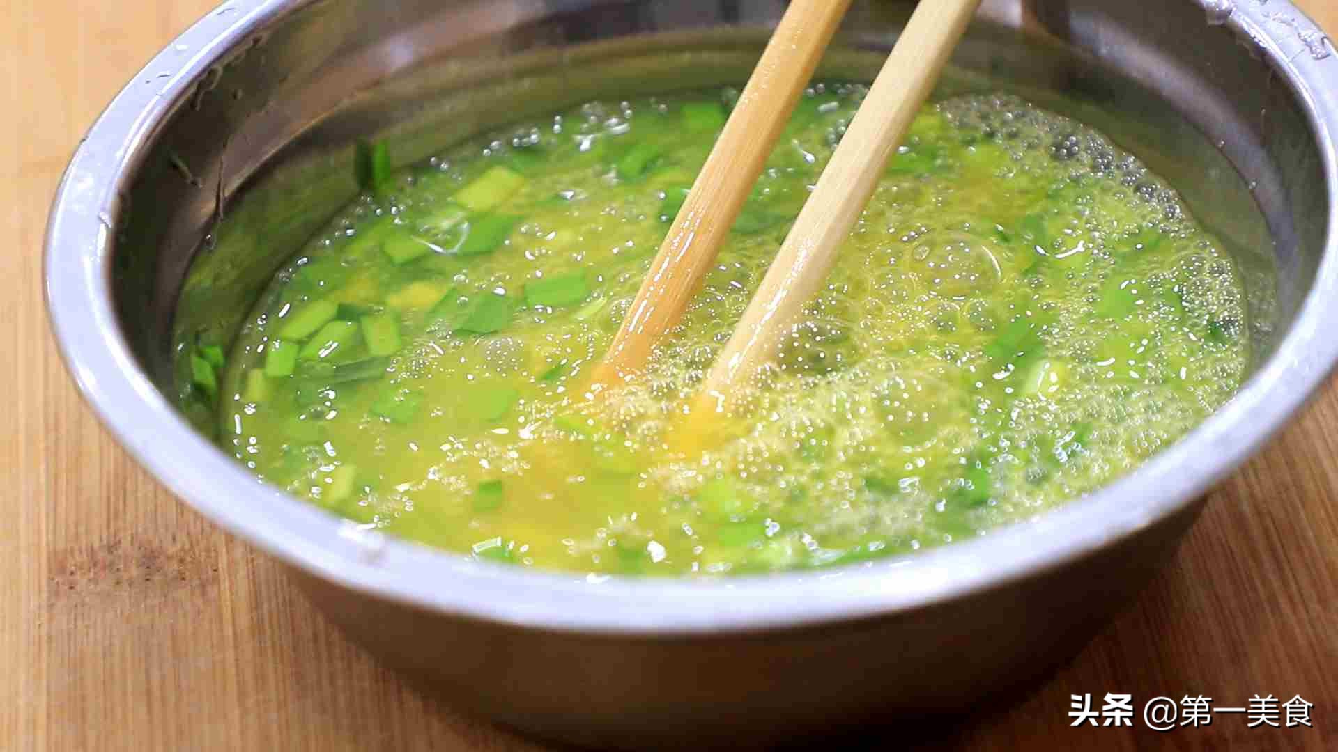 家常鸡蛋灌饼做法全过程,现做鸡蛋灌饼做法全过程