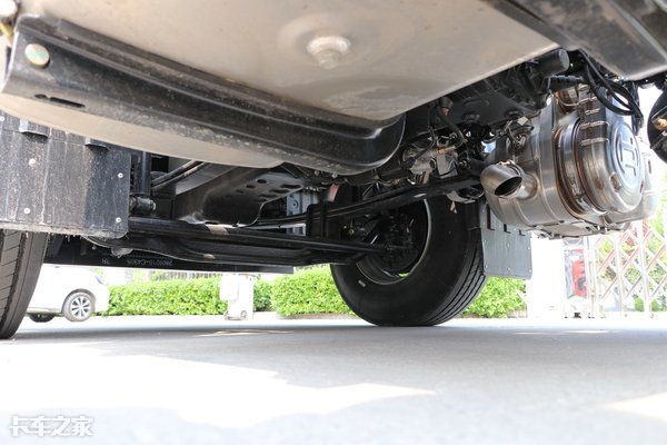 东风天龙4x2港口牵引车,目前最便宜4x2港口牵引车