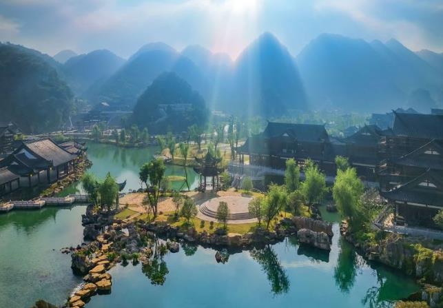 贵州织金县：一个织金洞，一道宫保鸡丁如何能够留住游客？