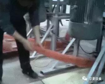 卫龙辣条算不算三无食品,以前五毛的卫龙辣条干净吗