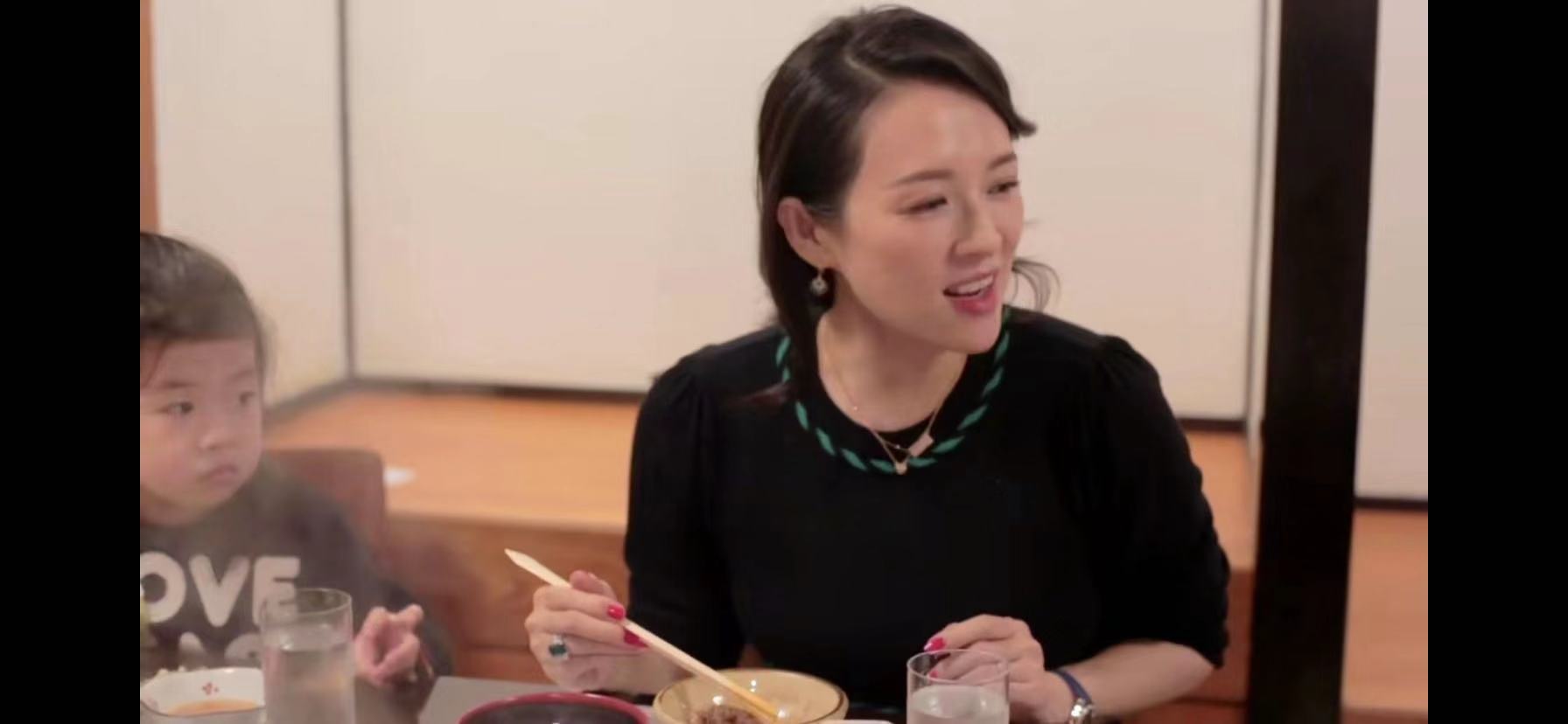 章子怡谈孕期,章子怡二胎后首次活动