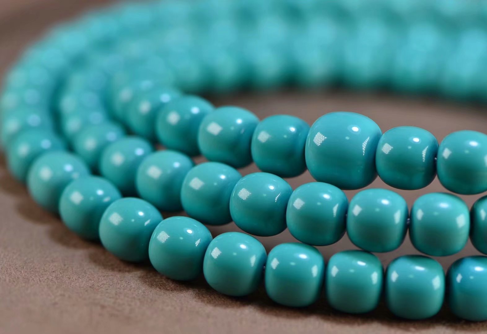 绿松石108项链搭配和田玉无事牌,108颗绿松石项链价格