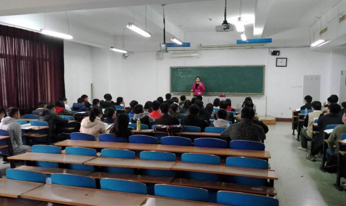 考入专科院校的学生,5件事情要尽早准备,抢占先机才能更有发展