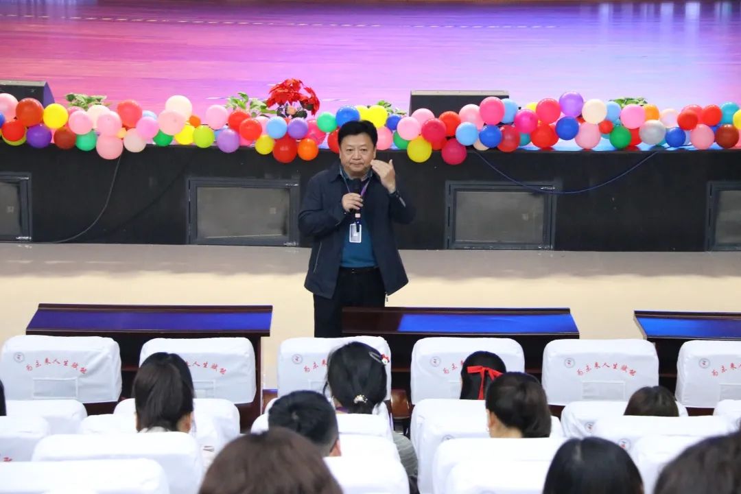 绝不凭感觉教书！实外五龙山每堂课、每道题背后必有理论做支撑