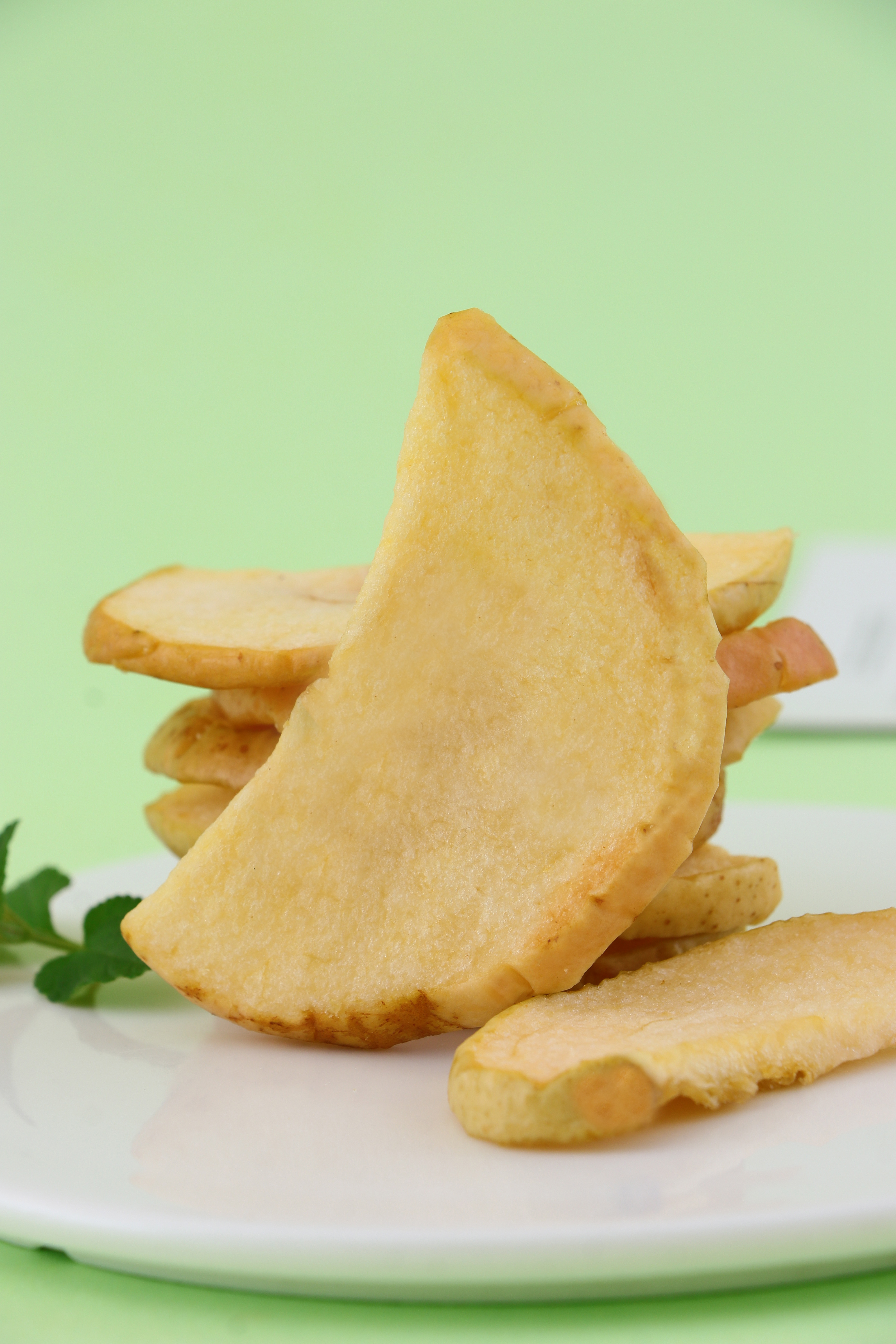 “苹”于自然“果”味，脆享其中。苹果干果干代加工厂