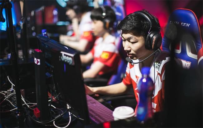 S9微笑正式登上BP台！WE新打野没比赛就被曝黑历史