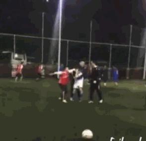 热血足球搞笑视频,国足热血短片