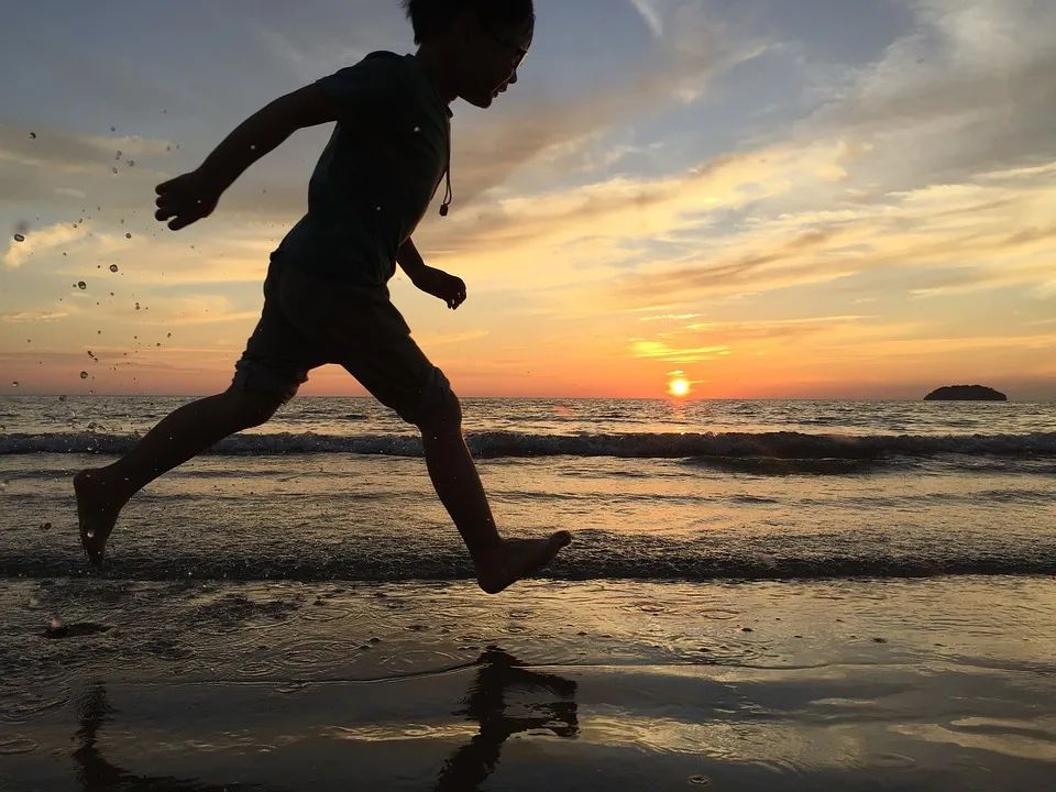 一个男人离婚了又失业了咋办,男人失业离婚人生跌入谷底怎么办