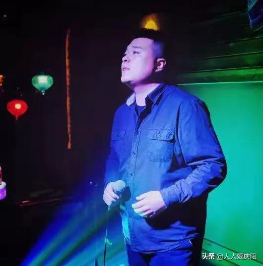 西峰小伙的一曲《梦回西峰》get到了你多少乡愁