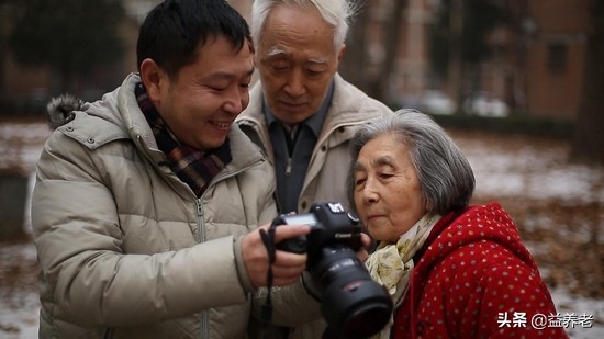老人太啰嗦惹人嫌,老人很啰嗦是什么原因