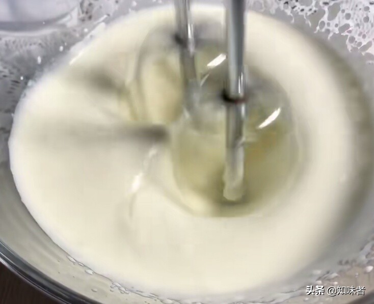 奉化用酸奶自制水蜜桃冰激凌 (怎么做白桃酸奶冰淇淋)