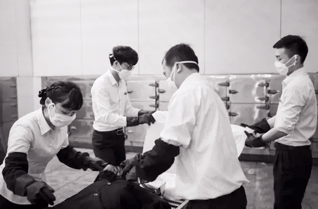 中国入殓师纪实,入殓师是在殡仪馆工作吗