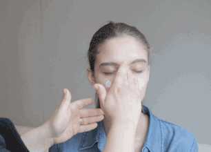 粉底遮脱妆不卡粉,夏天脱妆严重怎么回事