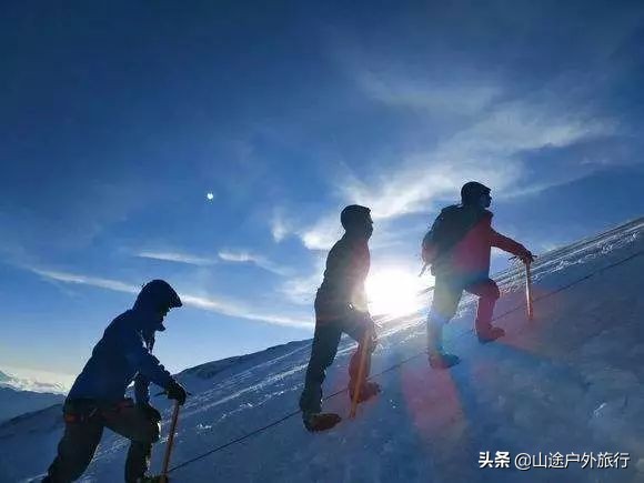 户外知识户外徒步登山上下坡技巧,有哪些你应该知晓的爬山小技巧