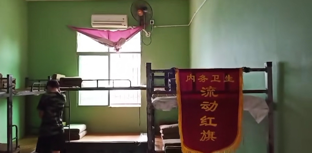 17岁戒网瘾少年的复仇：我们在那里，隔一道墙就是人间地狱