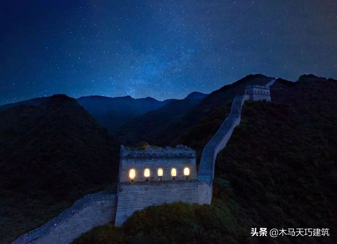 设计一个具有地域文化特色的酒店,10间小型酒店设计