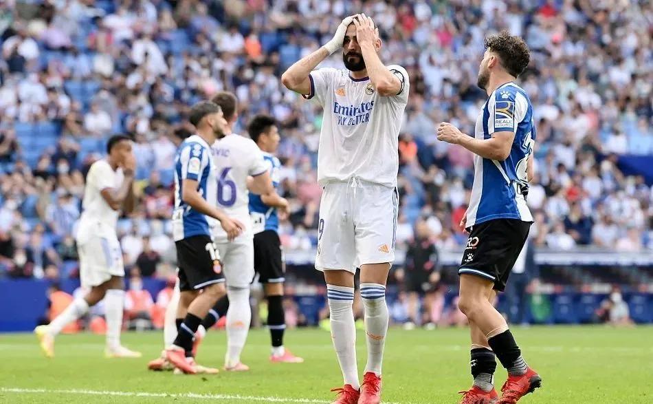 一夜之间，“仁仰马翻”巴黎航母开翻船…