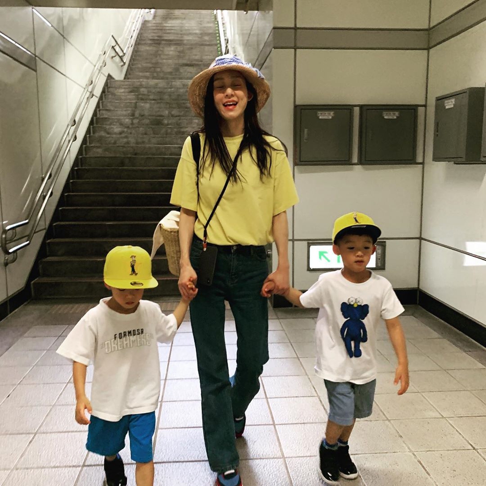 范玮琪画中画,飞飞图画