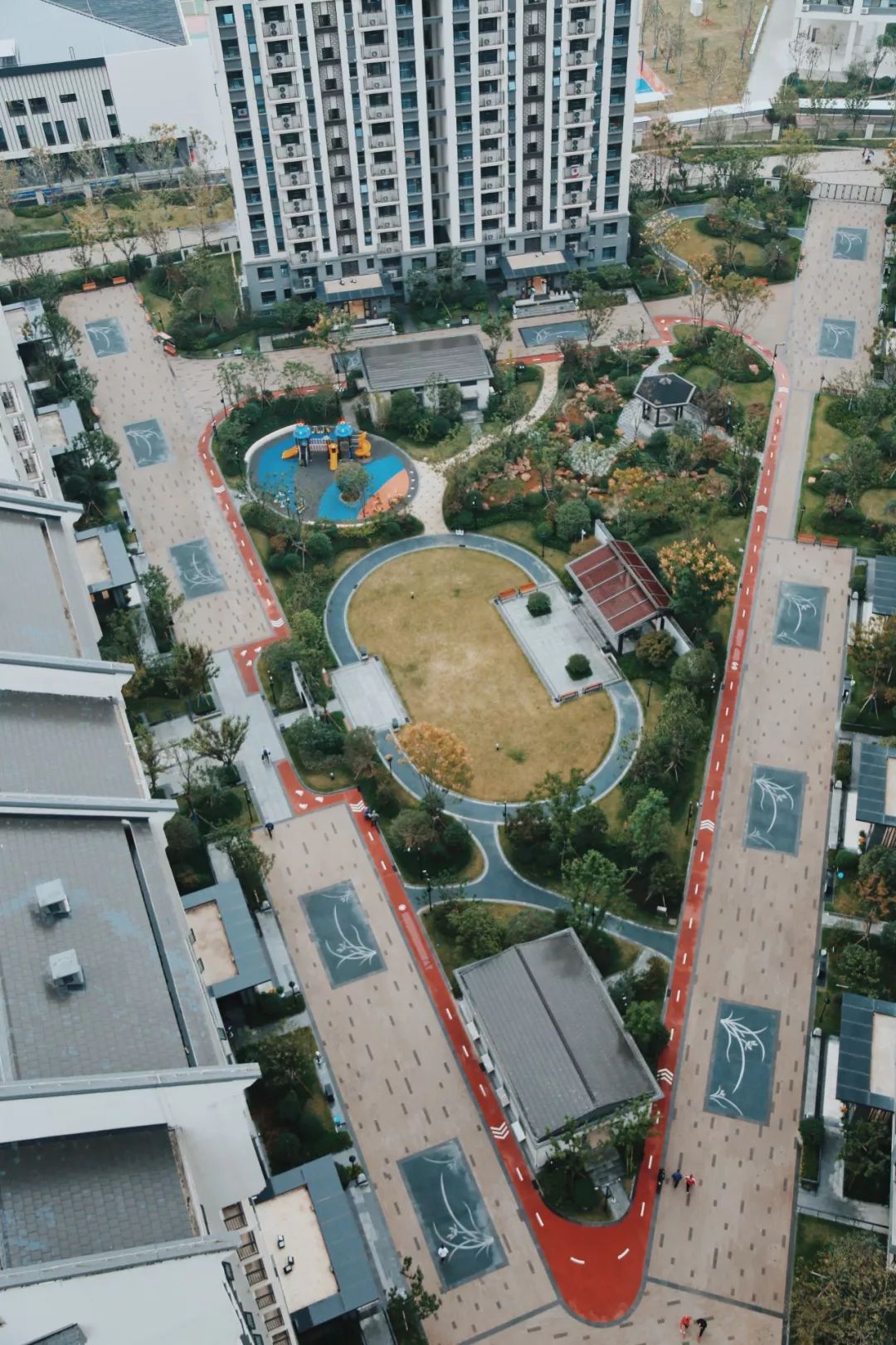 走，带你去看黄家湖畔的“蓝马甲”